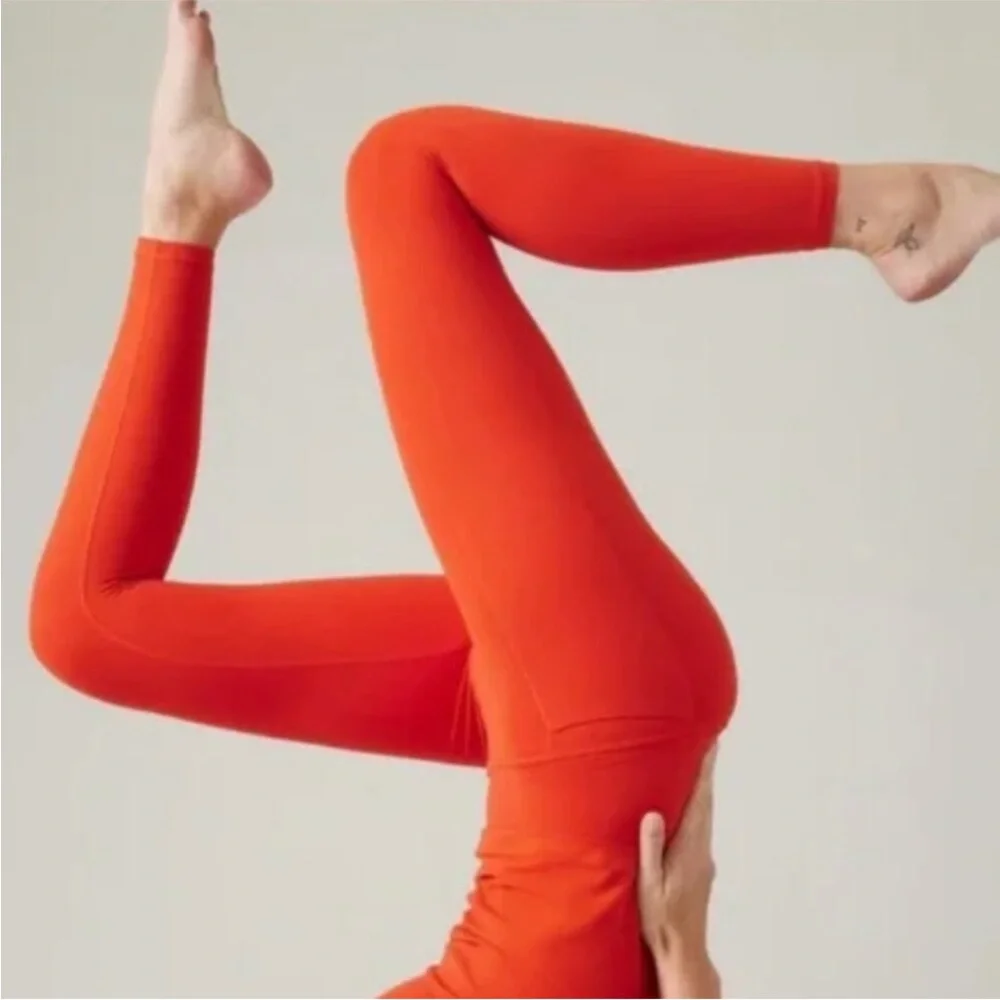 Athleta Interval Stash 7/8 Legging NWT - Picture 3 of 4